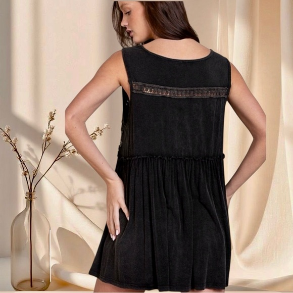 POL Black Boho Lace Sleeveless Top - Picture 5 of 8
